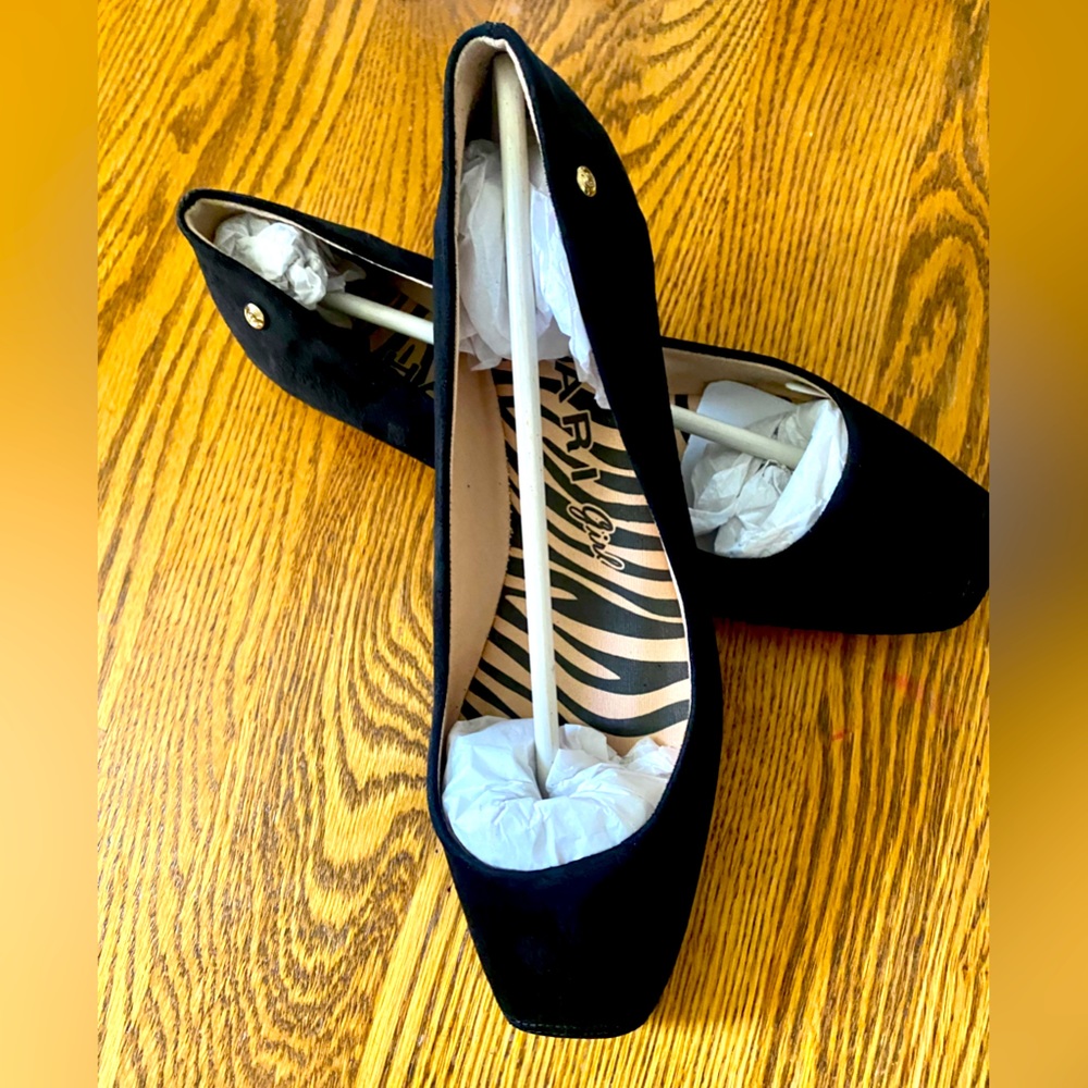 Tahari Girl Orielle ballet flats